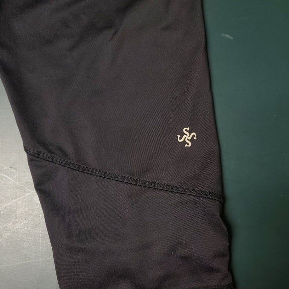 Sansara Yoga Black Mini Leggings - Picture 4 of 6